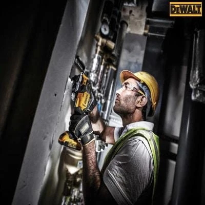 DeWALT Brushless Oscillating Multi Tool 18V Bare Unit 2 DeWALT Brushless Oscillating Multi Tool 18V Bare Unit - Image 2