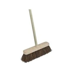 Stiff Bassine Broom Varnished Handle